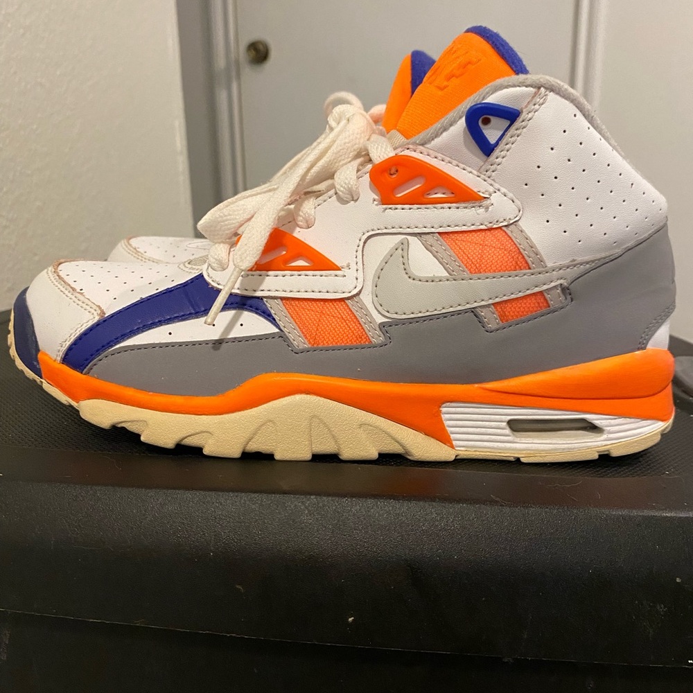 Nike air trainer SC HIGH AUBURN Sz 5Y